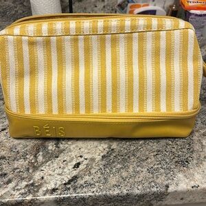 Beis toiletry bag